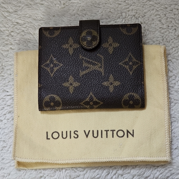❣️Louis Vuitton Monogram Card Case❣️ - Picture 2 of 15